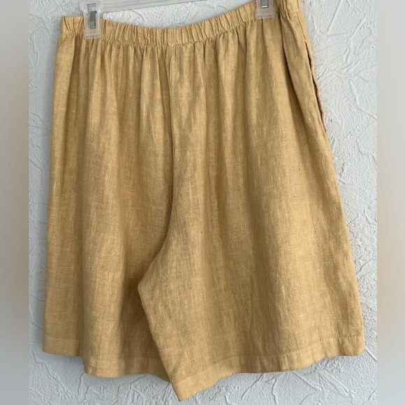 WOMENS CROFT & BARROW 100% LINEN CASUAL TAN SHORTS SIZE MEDIUM NICE - Picture 2 of 4